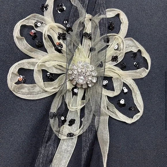 Ruth by Anthropologie skirt with ribbon appliqué flowers - size 4 - Picture 3 of 15